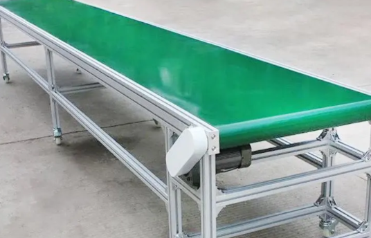 西安輸送機(jī)專業(yè)廠家：皮帶輸送機(jī)如何進(jìn)行防水防腐蝕措施？